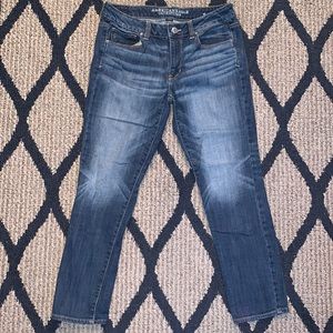 Skinny, stretch, mid rise jean